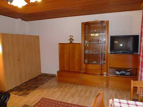 Küche mit geschlossenen Türen